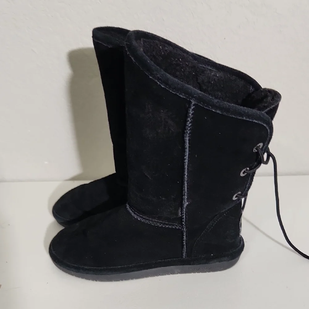 BearPaw Womens Boots Size 7 Black Winter  Suede Laceup Back